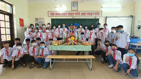 Không khí tưng bừng đón Trung thu ở lớp 8C1
