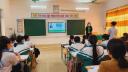 từ dưới lên- hs tùng trả lời.jpg - 