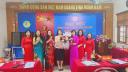 sếp Hường tặng hoa.jpg - 