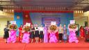 phụ huynh các lớp tặng hoa.jpg - 