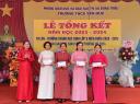 Đc Hiền Ngọc Tuyền Anh nhận thưởng.jpg - 