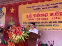 Đc Thương tặng hoa chụp gần.jpg - 