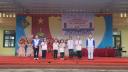 trao tặng 5 phần quà.jpg - 