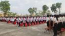 hs và gv mặc niệm.jpg - 