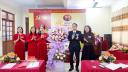 lãnh đạo phường tặng hoa chúc mừng đại hội.jpg - 