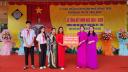 2 lớp 9 tặng quà.jpg - 