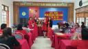 hội trưởng phụ huynh tặng hoa.jpg - 